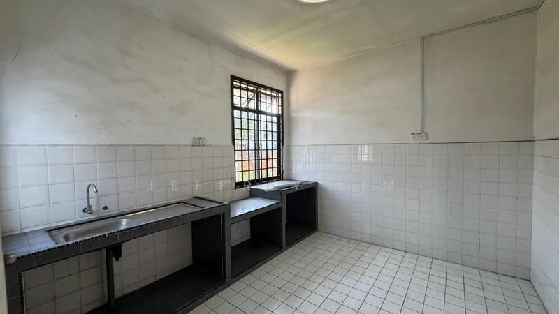 Rumah Teres 2 Tingkat untuk Dijual di Taman Sri Putri (Skudai) - Jeffrey Lim - Kitchen - PropertyGuru.com.my