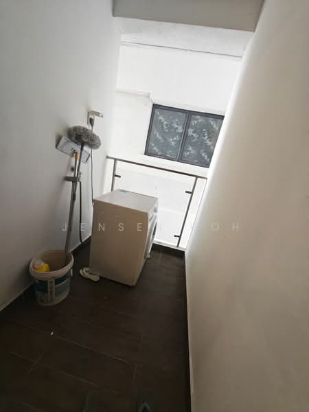 Kondominium untuk Disewa di Bay Point @ Country Garden Danga Bay - Jensen Goh - Balcony - PropertyGuru.com.my