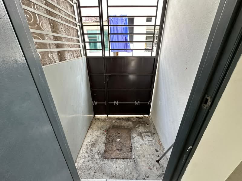 Rumah Teres 2 Tingkat untuk Dijual di Taman Sari Alamanda (Serendah) - Elwin Mah - Entrance - PropertyGuru.com.my