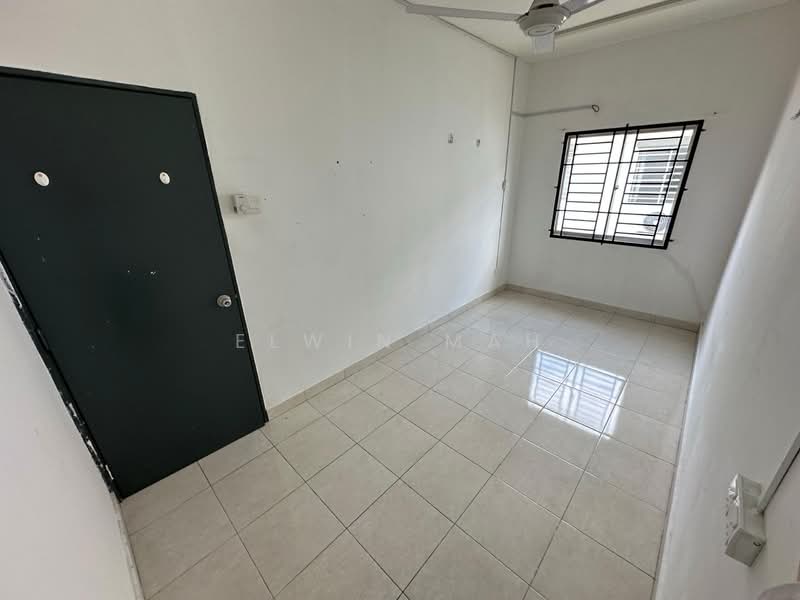 Rumah Teres 2 Tingkat untuk Dijual di Taman Sari Alamanda (Serendah) - Elwin Mah - Interior - PropertyGuru.com.my