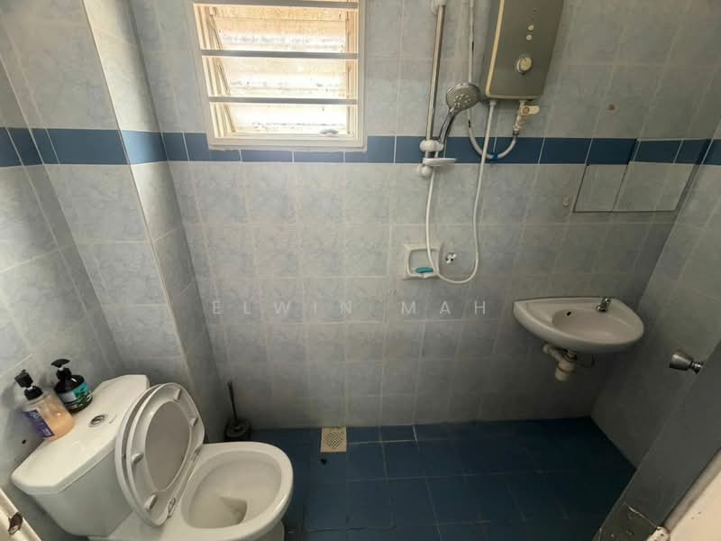 Rumah Teres 2 Tingkat untuk Dijual di Taman Bayu Permai (Rawang) - Elwin Mah - Bathroom - PropertyGuru.com.my