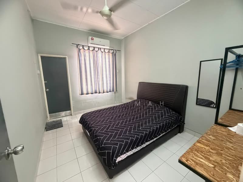 Rumah Teres 2 Tingkat untuk Dijual di Taman Bayu Permai (Rawang) - Elwin Mah - Bedroom - PropertyGuru.com.my
