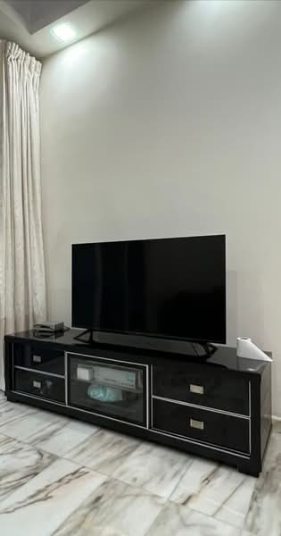 Rumah Bandar untuk Disewa di Seri Kembangan (Selangor) - Nicholas Lew - Living Room - PropertyGuru.com.my