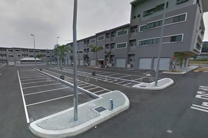 Shop for Rent in Taman Bukit Serdang (Seri Kembangan) - Nicholas Lew - Exterior - PropertyGuru.com.my