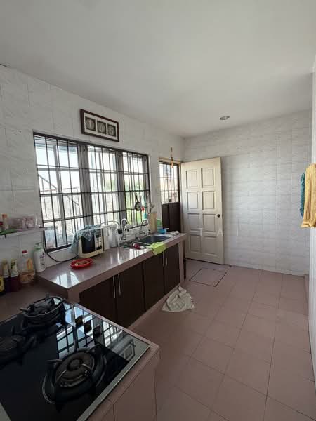 Rumah Teres 2-Tingkat untuk Dijual di BANDAR PUCHONG JAYA (Puchong) - Cindle Tai - Kitchen - PropertyGuru.com.my