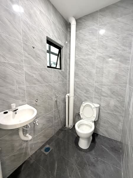 Flat for Sale at Taman Desa Kempas - PY Loo - Bathroom - PropertyGuru.com.my