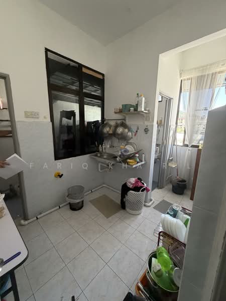 Flat for Sale at Taman Sungai Batu - Fariq Khairil - Kitchen - PropertyGuru.com.my