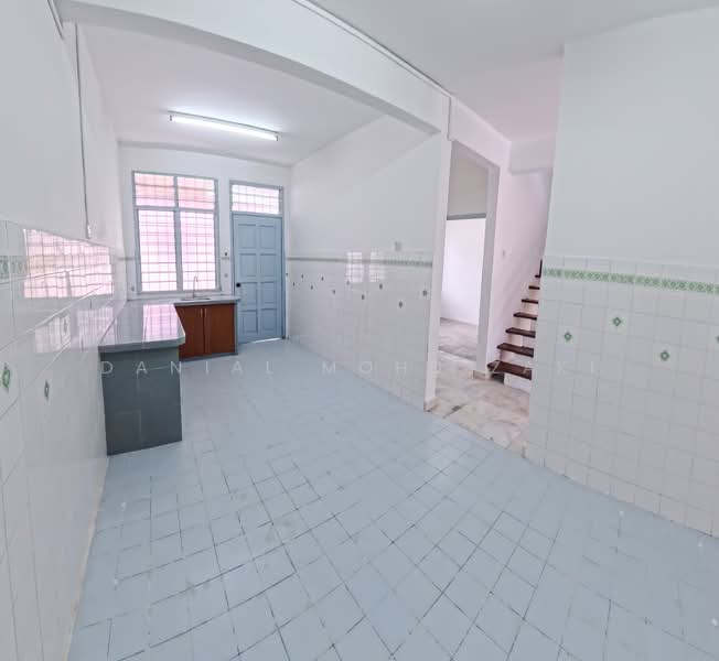 Rumah Teres 2 Tingkat untuk Dijual di Taman Bertam Indah (Kepala Batas) - Danial Mohd Zaki - Kitchen - PropertyGuru.com.my
