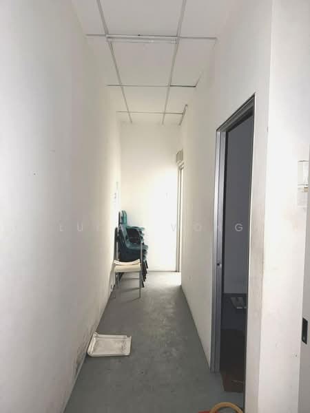 Shop for Rent in Taman Sutera (Johor Bahru) - Lucas Wong - Corridor - PropertyGuru.com.my