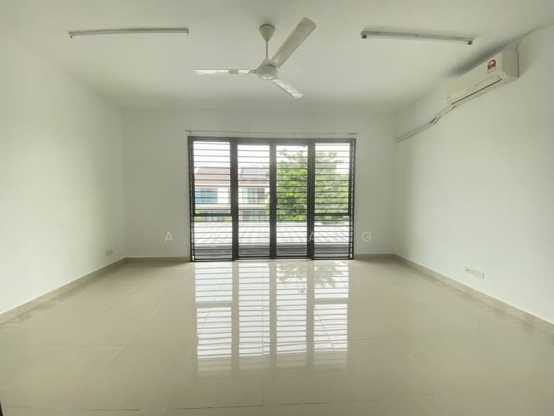Rumah Teres 2.5 Tingkat untuk Dijual di Seksyen 16 (Shah Alam) - Allen Ang - Living Room - PropertyGuru.com.my