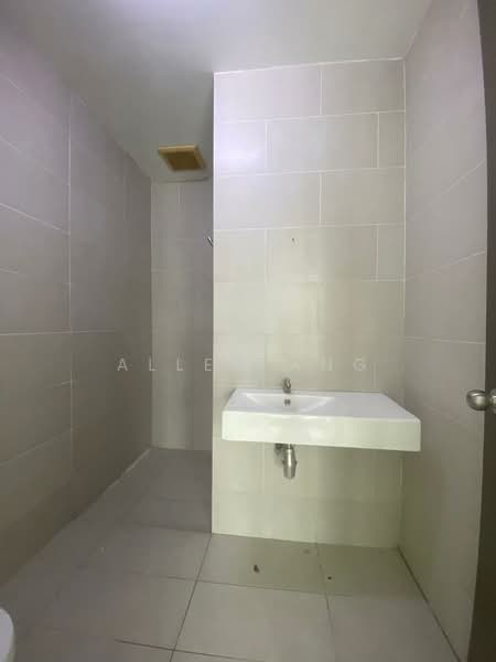Rumah Teres 2.5 Tingkat untuk Dijual di Seksyen 16 (Shah Alam) - Allen Ang - Bathroom - PropertyGuru.com.my