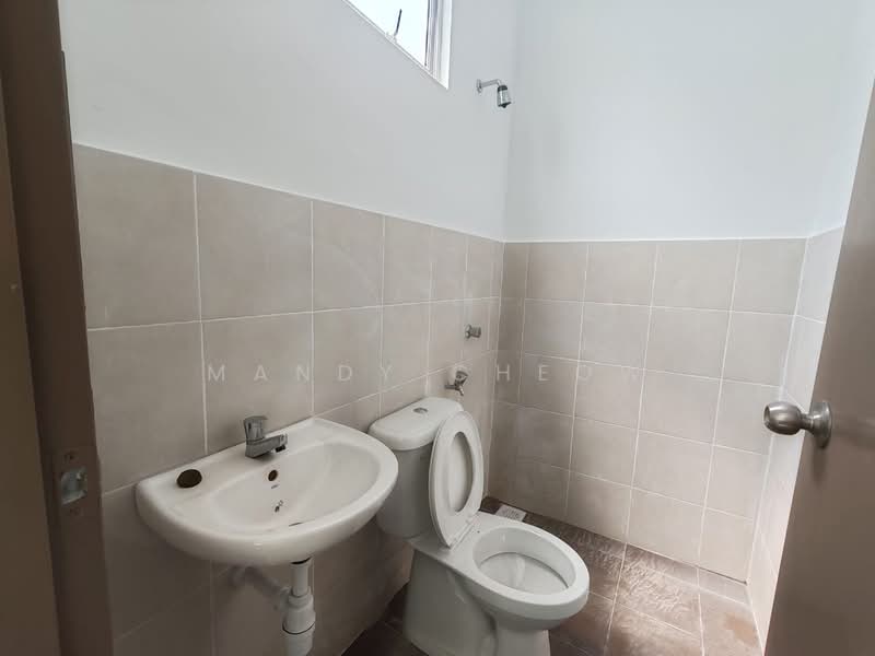Terraced House for Sale in Taman Kundang Jaya (Rawang) - Mandy Cheow - Bathroom - PropertyGuru.com.my