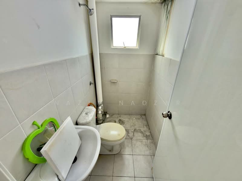 Condominium for Sale at D'Kristal Apartment (Pangsapuri D'Kristal) - Nazim Nadzar - Bathroom - PropertyGuru.com.my
