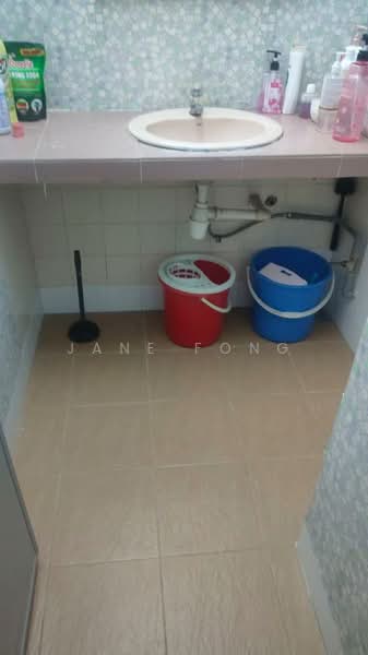 Kondominium untuk Disewa di Menara Alpha - Jane Fong - Bathroom - PropertyGuru.com.my