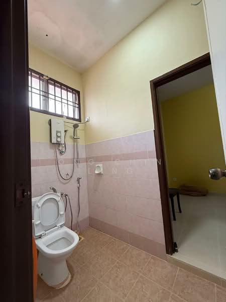 2-storey Terraced House for Rent in Johor Bahru (Johor) - Ong Chin Ling - Bathroom - PropertyGuru.com.my