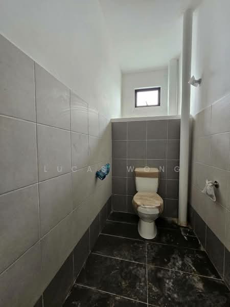 Shop / Office for Rent in Bandar Indahpura (Kulai) - Lucas Wong - Bathroom - PropertyGuru.com.my