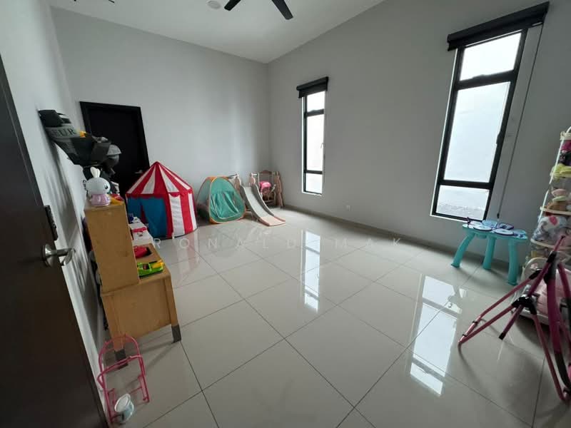 Link Bungalow for Sale in Bandar Baru Permas Jaya (Permas Jaya) - Ronald Mak - Bedroom - PropertyGuru.com.my