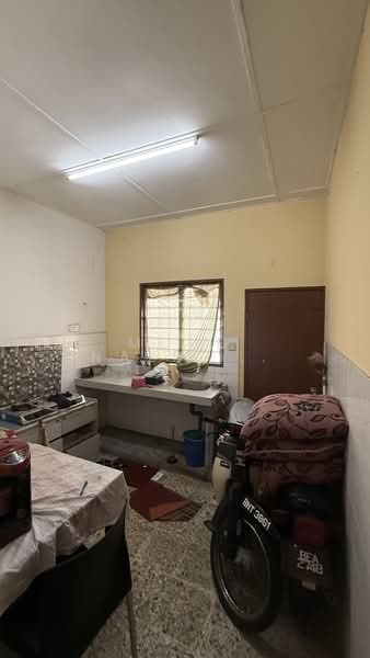 1-storey Terraced House for Sale in Taman Intan (Klang) - Mohd Nazri Alias - Kitchen - PropertyGuru.com.my