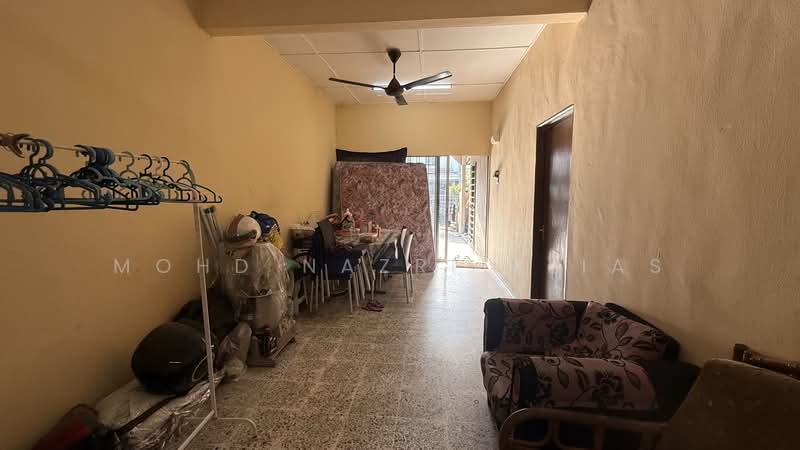 1-storey Terraced House for Sale in Taman Intan (Klang) - Mohd Nazri Alias - Living Room - PropertyGuru.com.my