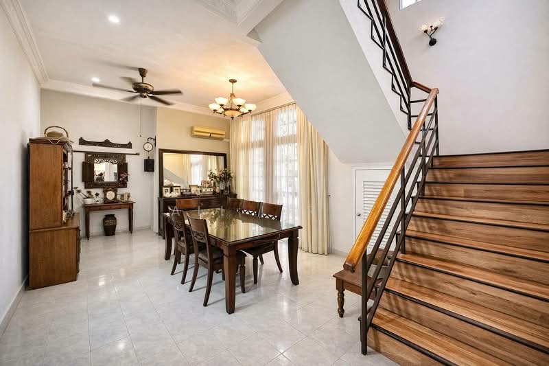 Rumah Banglo untuk Dijual di Bandar Bukit Mahkota (Bangi) - Ali Idris - Dining Room - PropertyGuru.com.my