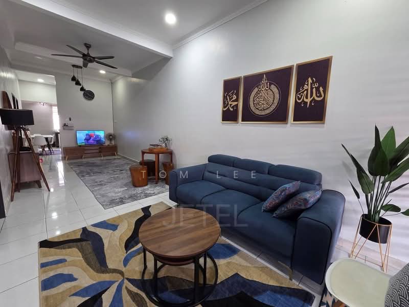 Rumah Teres untuk Dijual di Telok Panglima Garang (Selangor) - Tom Lee - Living Room - PropertyGuru.com.my