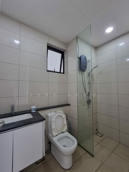 Servis Apartment untuk Disewa di The Park Sky Residence - Jane Shoo - Bathroom - PropertyGuru.com.my