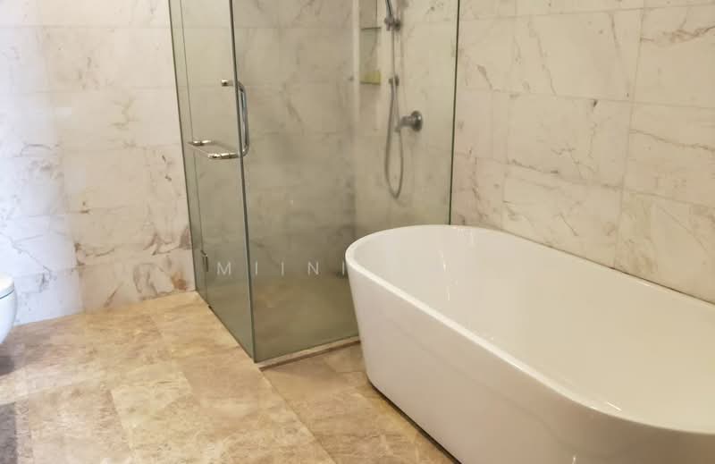 Service Residence for Sale at The Face Suites (Platinum Suites) - Miini Gan - Bathroom - PropertyGuru.com.my