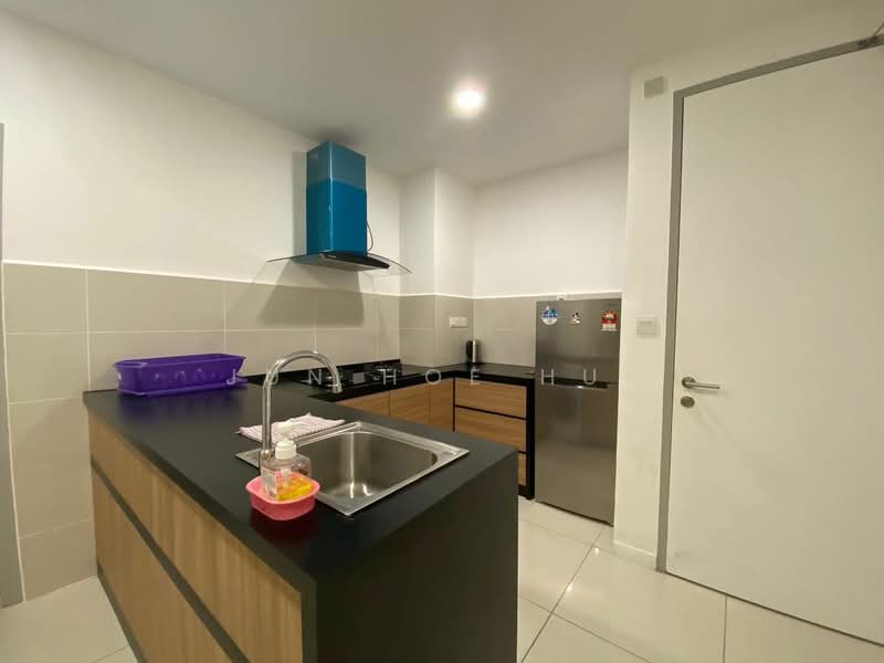 Servis Apartment untuk Disewa di Sutera Avenue - Jun Hoe Hui - Kitchen - PropertyGuru.com.my