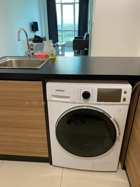 Servis Apartment untuk Disewa di Sutera Avenue - Jun Hoe Hui - Living Room - PropertyGuru.com.my