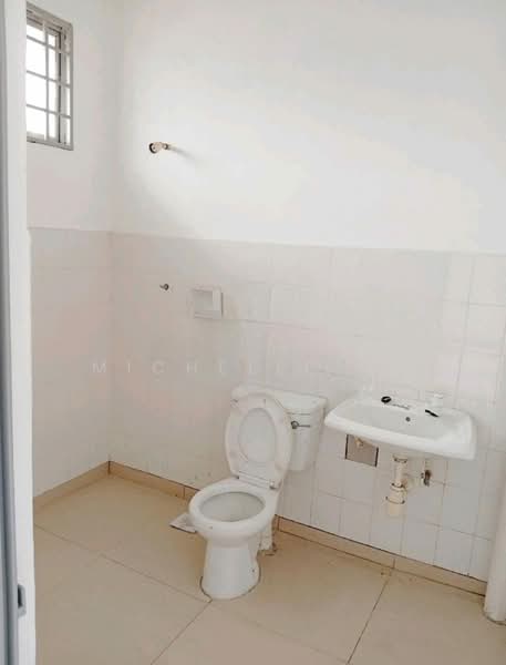 2-storey Terraced House for Sale in Taman Megah Ria (Masai) - Michelle He - Bathroom - PropertyGuru.com.my