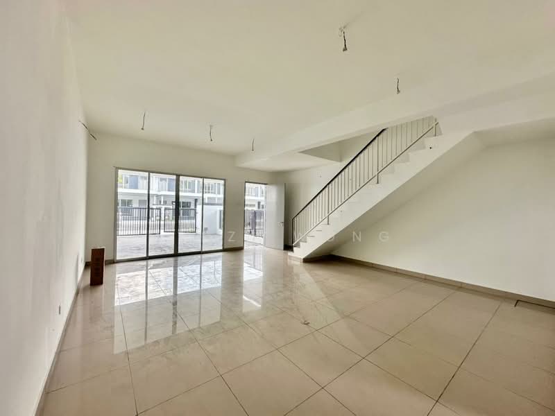 2-storey Terraced House for Sale in Sungai Buloh (Selangor) - Menzi Wong - Living Room - PropertyGuru.com.my