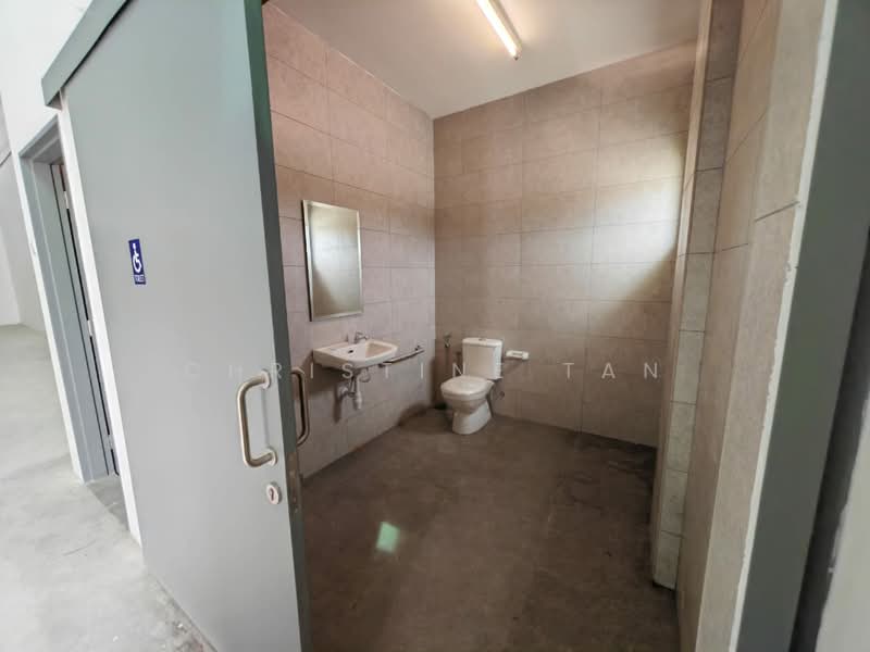 Factory for Rent in Banting (Banting) - Christine Tan - Bathroom - PropertyGuru.com.my
