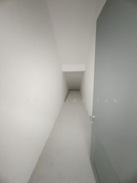 Factory for Rent in Banting (Banting) - Christine Tan - Corridor - PropertyGuru.com.my