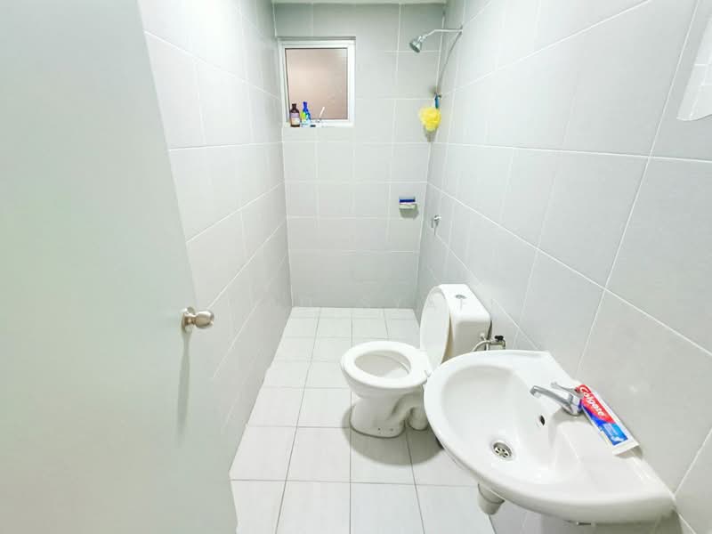 Pangsapuri untuk Dijual di Kemuning Idaman - Ahmad Syafiq - Bathroom - PropertyGuru.com.my