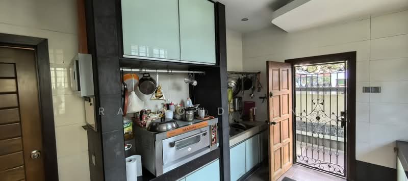 Rumah Banglo untuk Dijual di Saujana Akasia (Sungai Buloh) - Raymond Tan - Kitchen - PropertyGuru.com.my