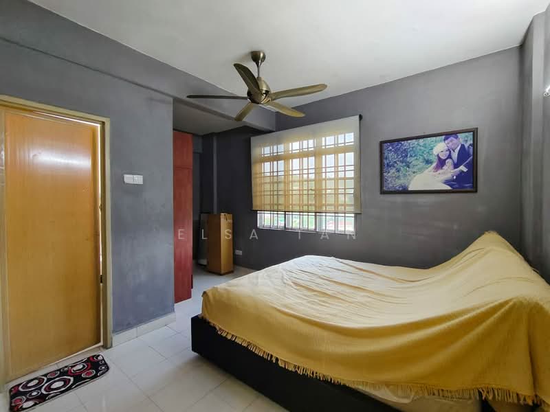 Pangsapuri untuk Dijual di Zamrud Apartment - Elsa Tan - Bedroom - PropertyGuru.com.my