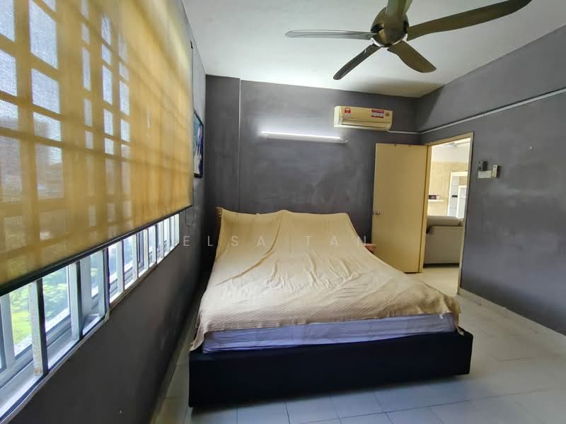 Pangsapuri untuk Dijual di Zamrud Apartment - Elsa Tan - Bedroom - PropertyGuru.com.my