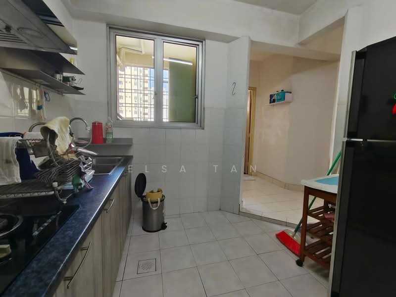 Pangsapuri untuk Dijual di Zamrud Apartment - Elsa Tan - Kitchen - PropertyGuru.com.my