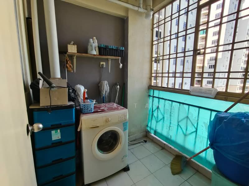 Pangsapuri untuk Dijual di Zamrud Apartment - Elsa Tan - Balcony - PropertyGuru.com.my