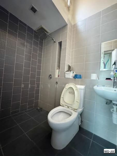 Semi-Detached House for Sale in Setia Alam (Selangor) - Reilynn Tue - Bathroom - PropertyGuru.com.my