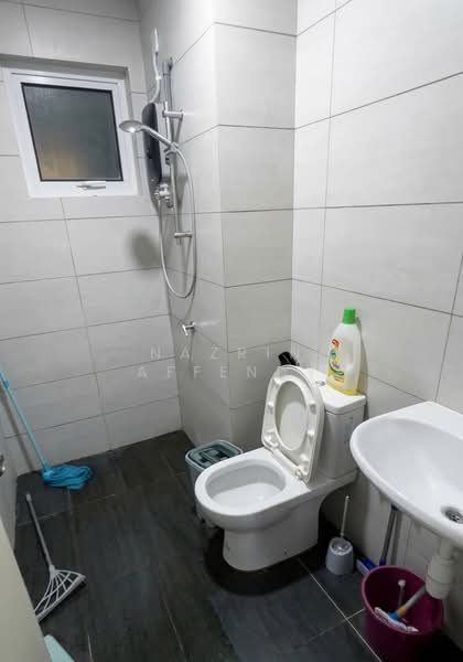 Service Residence for Rent at Residensi Rimbun @ Canopy Hills - Nazrin Affendy - Bathroom - PropertyGuru.com.my