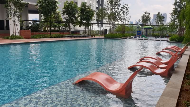 Servis Apartment untuk Disewa di The Birch - Syed Luqman - Pool - PropertyGuru.com.my