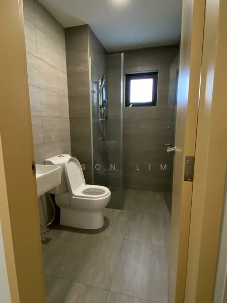 Service Residence for Sale at The Amber Residence @ TwentyFive.7 - Jeson Lim - Bathroom - PropertyGuru.com.my