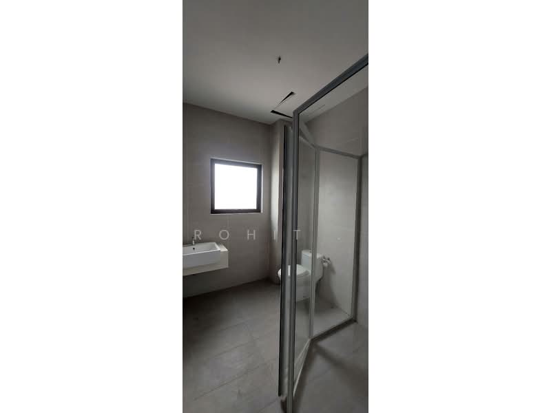Townhouse for Sale in Sepang (Selangor) - Rohit . - Bathroom - PropertyGuru.com.my