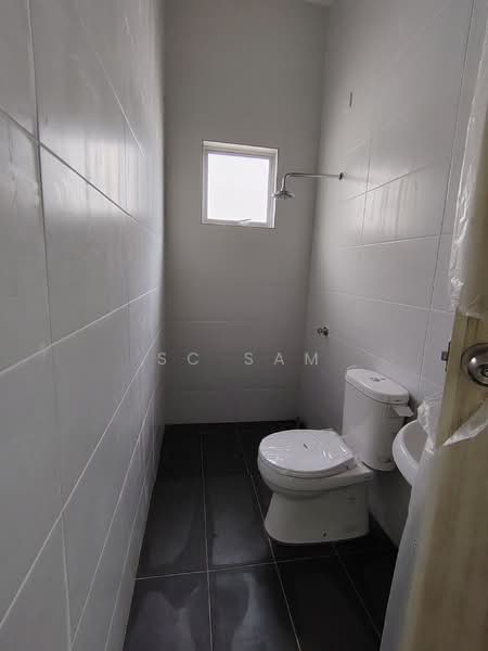 Semi-Detached House for Sale in Pekan Kapar (Kapar) - SC Sam - Bathroom - PropertyGuru.com.my