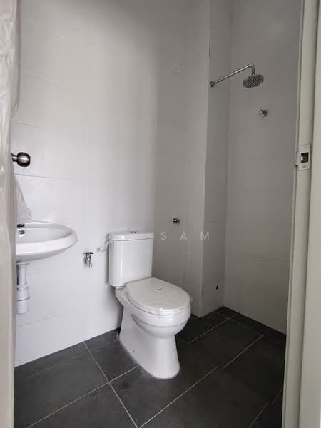 Semi-Detached House for Sale in Pekan Kapar (Kapar) - SC Sam - Bathroom - PropertyGuru.com.my