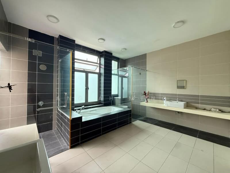 3-storey Terraced House for Sale in D'Island (Puchong) - Ang Ah Meng - Bathroom - PropertyGuru.com.my