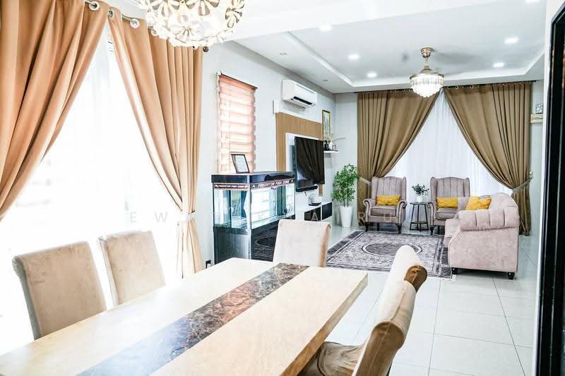 Rumah Teres 2-Tingkat untuk Dijual di Perdana College Heights (Mantin) - Ewat Khairul - Living Room - PropertyGuru.com.my