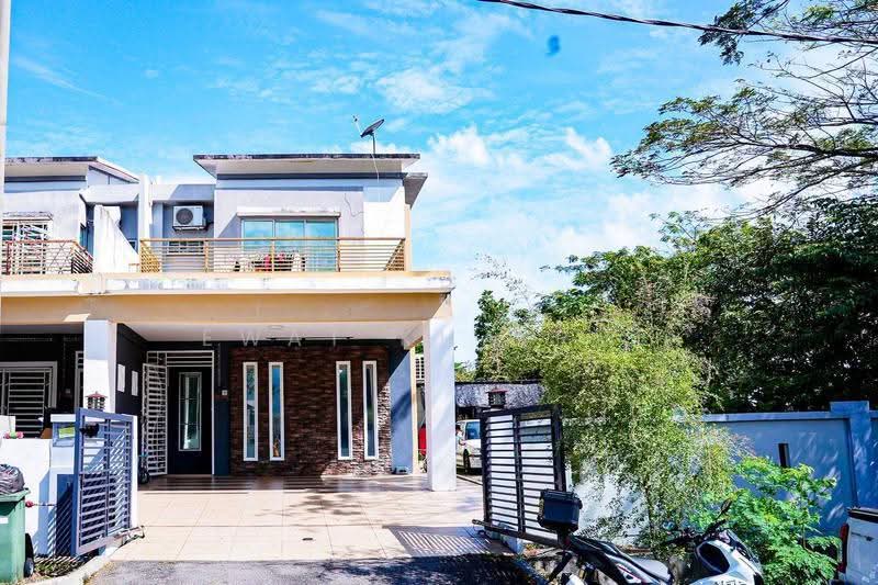 Rumah Teres 2-Tingkat untuk Dijual di Perdana College Heights (Mantin) - Ewat Khairul - Exterior - PropertyGuru.com.my