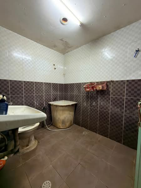 2-storey Terraced House for Sale in Taman Puchong Perdana (Puchong) - Nicky Lai - Bathroom - PropertyGuru.com.my